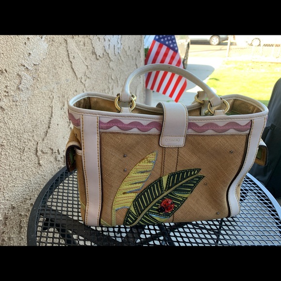 Handbag - Picture 2 of 5